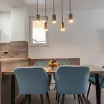 Luxury Sea View Apartment