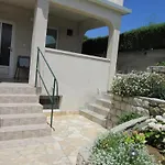 Apartmani Roza Lopar