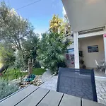 Apartment Urban Oasis