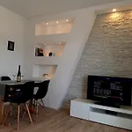 Apartments By The Sea Supetarska Draga - Gornja, Rab - 15453