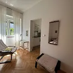 Apartment Nina
