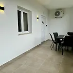 Cellinis Home Apartment