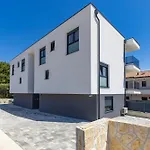 Apartment Island Krk Queen 2