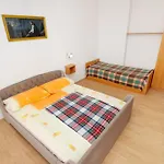 Apartments And Rooms With Parking Space Njivice, Krk - 5398