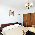 Apartments And Rooms With Parking Space Barbat, Rab - 5070