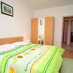 Apartments With A Parking Space Palit, Rab - 5028