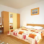 Apartments With A Parking Space Palit, Rab - 5028