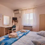 Rooms With A Parking Space Cres - 2512
