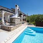 Apartment Albaneze By Interhome