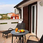 Private Room With Terrace And Free Parking