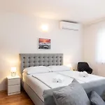 Seaside Guesthouse By Jr City Apartments