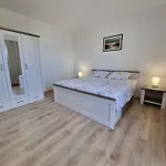 Apartment In Dramalj 33974