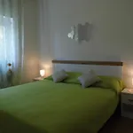 Schoene Wohnung Im Erdgeschoss, Geeignet Fuer Kinder Es Hat Schoene Terrasse Und Grossen Geraeumigen Garten Mit Grill