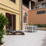 Velo Jedro Apartmani Punta