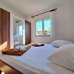Apartments Mirko R