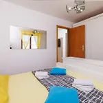 Apartments Mira