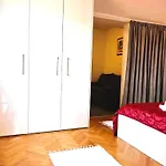 Apartment And Rooms Milak