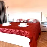 Apartment And Rooms Milak