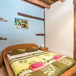 Amazing Home In Veprinac