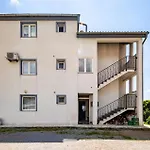 1 Bedroom Cozy Apartment In Kastav