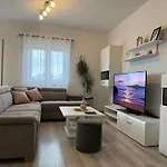 Apartment In Silo - Insel Krk 50537