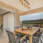 Lusarci Comfortable Holiday Residence