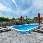 1900 Comfortable Holiday Residence