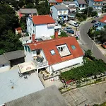 Apartments With A Parking Space Crikvenica - 23289