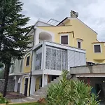 Maestral Apartments