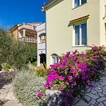 Apartment In Kraljevica 33071
