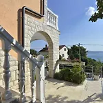 Apartment In Dramalj/Dramaljsko