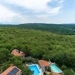 Villa Menta 2 2445