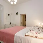 Apartment Near The Sea Judita