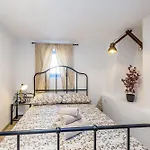 Holiday House Kuntenta With Pool And Jacuzzi