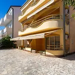 1 Bedroom Cozy Apartment In Dramalj