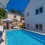 Hot Tub, Pool & Stunning View #Guest House Stella#