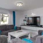 Luxury Pool Apartment With Sea View - Happy Rentals