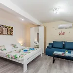 Apartmani Tena