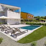 1 Bedroom Awesome Apartment In Omisalj