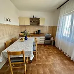 Apartmani Mona