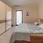 Apartment With Private Pool And Beautiful Sea View - By Traveler Tourist Agency Krk - Id 2106