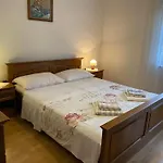 Apartments Komadina