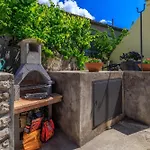 Holliday House Smokvica