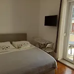 Apartmani Iris I Ana
