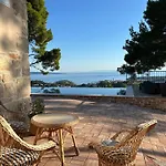 Holiday House Pantovcak, Secluded Stone House With Heated Pool And Unique View