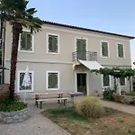 Studio Apartment Rijeka Zamet 500M From Sea And Free Parking
