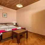 Cozy Home In Omisalj With Kitchen