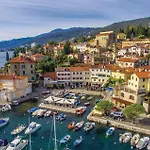 3 Bedroom Cozy Home In Opatija