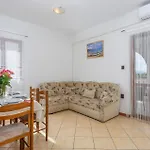 2 Bedroom Beautiful Apartment In Omisalj