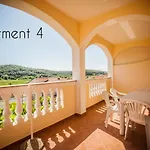 Apartment In Lopar With Sea View, Loggia, Air Conditioning, W-Lan
